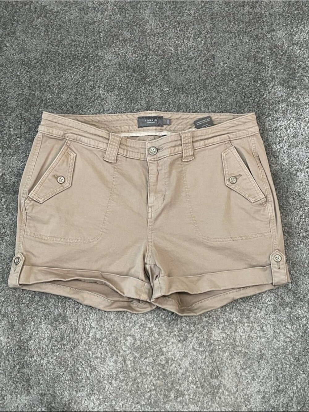EC Torrid Khaki Short - Size 14